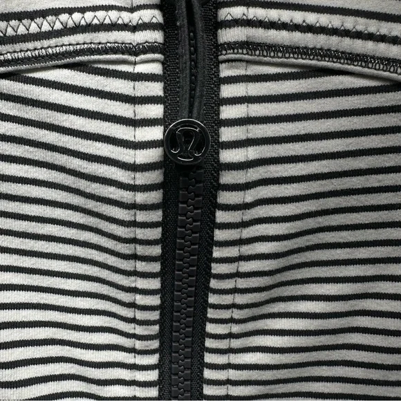 Lululemon athletica Define Jacket 4 Full Zip Black & White Striped sweatshirt - Picture 2 of 11
